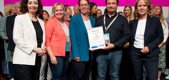 Wir sind Verbraucherschule <br> Stark für unser Umwelt und Gesellschaft Bild zu Wir sind Verbraucherschule <br> Stark für unser Umwelt und Gesellschaft