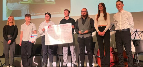 Learn-Share-Care AG erhält Auszeichnung beim Oldesloer Jugend Courage Preis Bild zu Learn-Share-Care AG erhält Auszeichnung beim Oldesloer Jugend Courage Preis